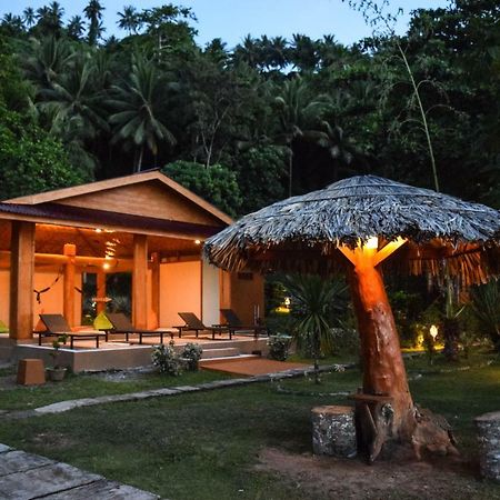 Two Fish Resort Lembeh Bitung Exterior foto