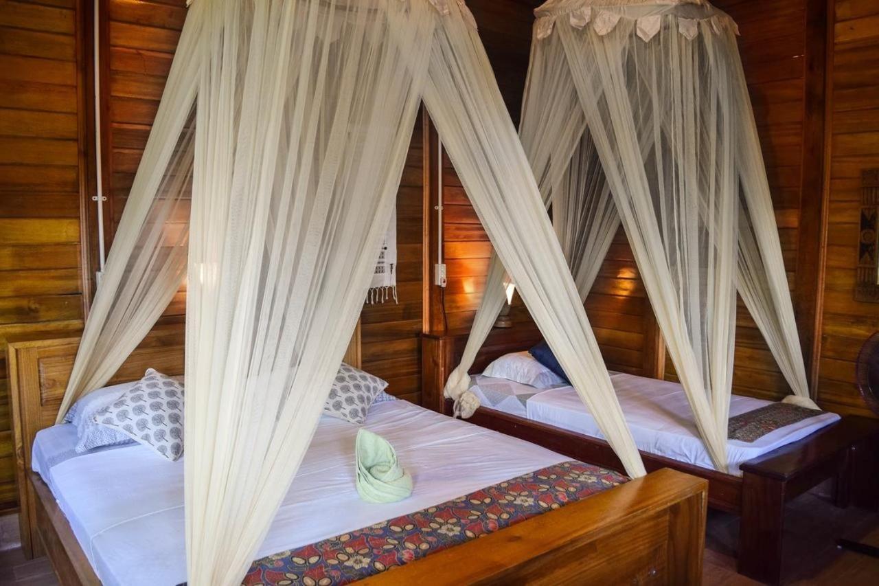 Two Fish Resort Lembeh Bitung Zimmer foto