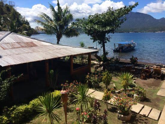 Two Fish Resort Lembeh Bitung Exterior foto