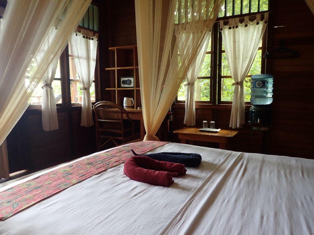Two Fish Resort Lembeh Bitung Exterior foto
